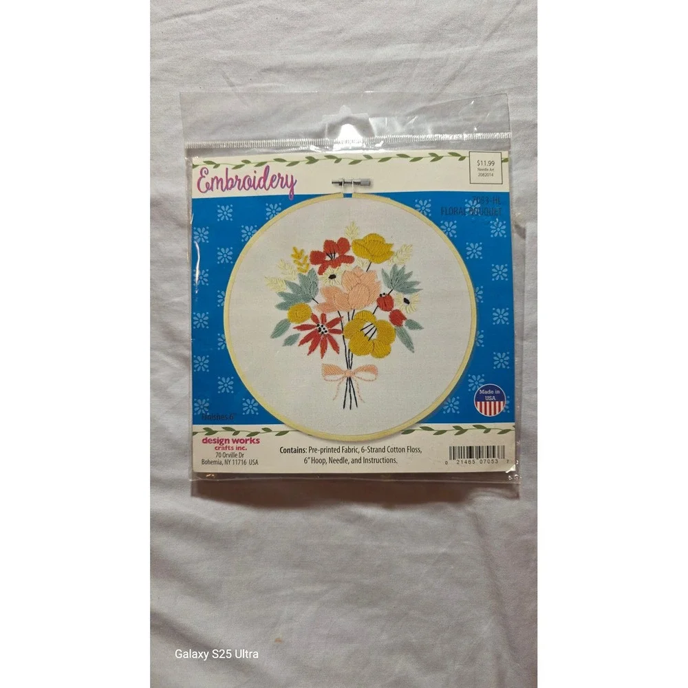 Design Works Crafts Floral Bouquet Embroidery Kit 6 Inch Hoop 7053-HL New